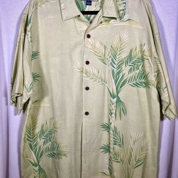 Green Tommy Bahama Hawaiian Shirt LARGE - Picture 2 of 5